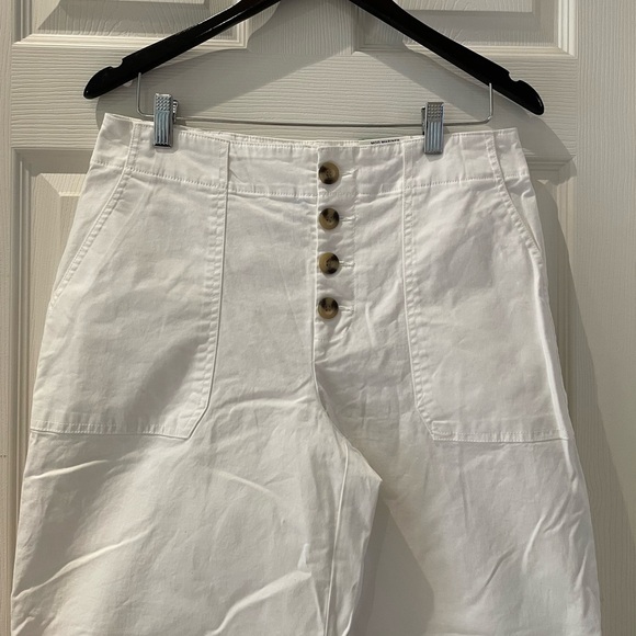 Woman’s wide leg white pants - Picture 2 of 4